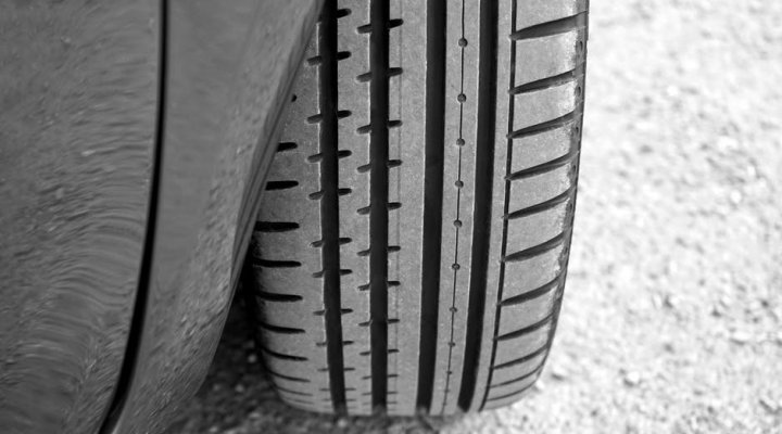 Contrôle continu des pneus, les conseils d'entretien automobile de KIA à Varennes-Vauzelles