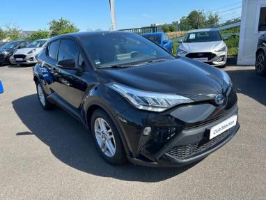 Voir le détail de l'offre de cette TOYOTA C-HR 1.8 Hybride 122ch Dynamic E-CVT de 2022 en vente à partir de 197.5 €  / mois