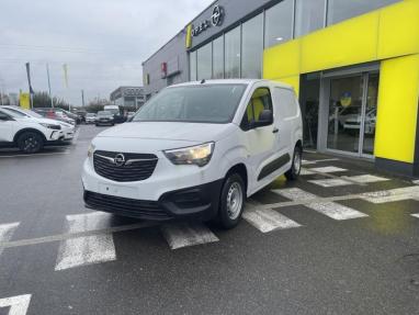 Voir le détail de l'offre de cette OPEL Combo Cargo M 600kg Puretech 110ch S&S de 2024 en vente à partir de 17 999 €