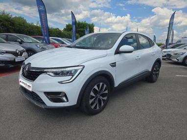 Voir le détail de l'offre de cette RENAULT Arkana 1.6 E-Tech 145ch Zen de 2022 en vente à partir de 215.64 €  / mois