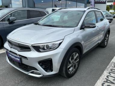 Voir le détail de l'offre de cette KIA Stonic 1.0 T-GDi 120ch MHEV GT Line de 2023 en vente à partir de 21 499 € 